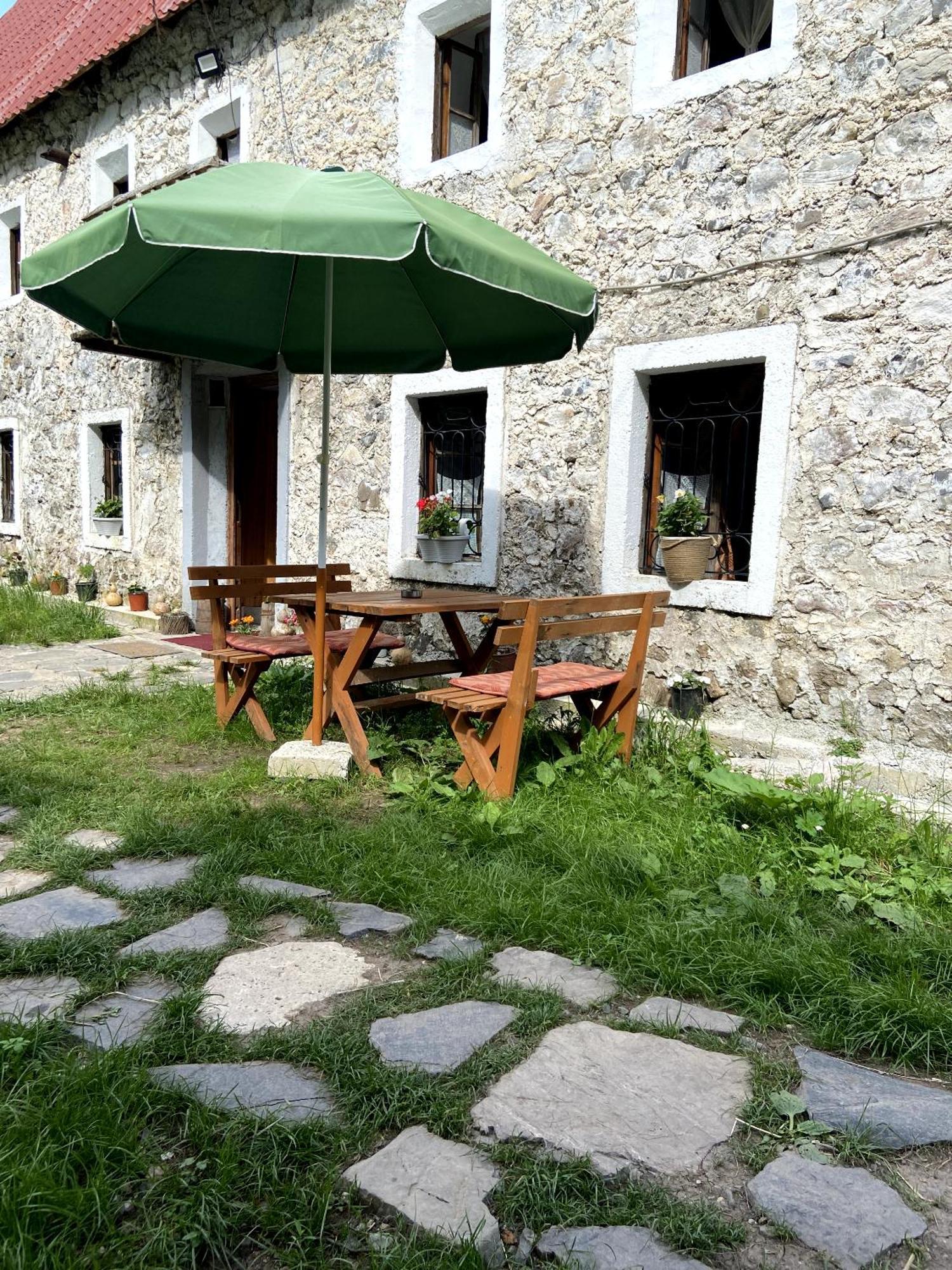 Guesthouse Kujtimi Theth Εξωτερικό φωτογραφία