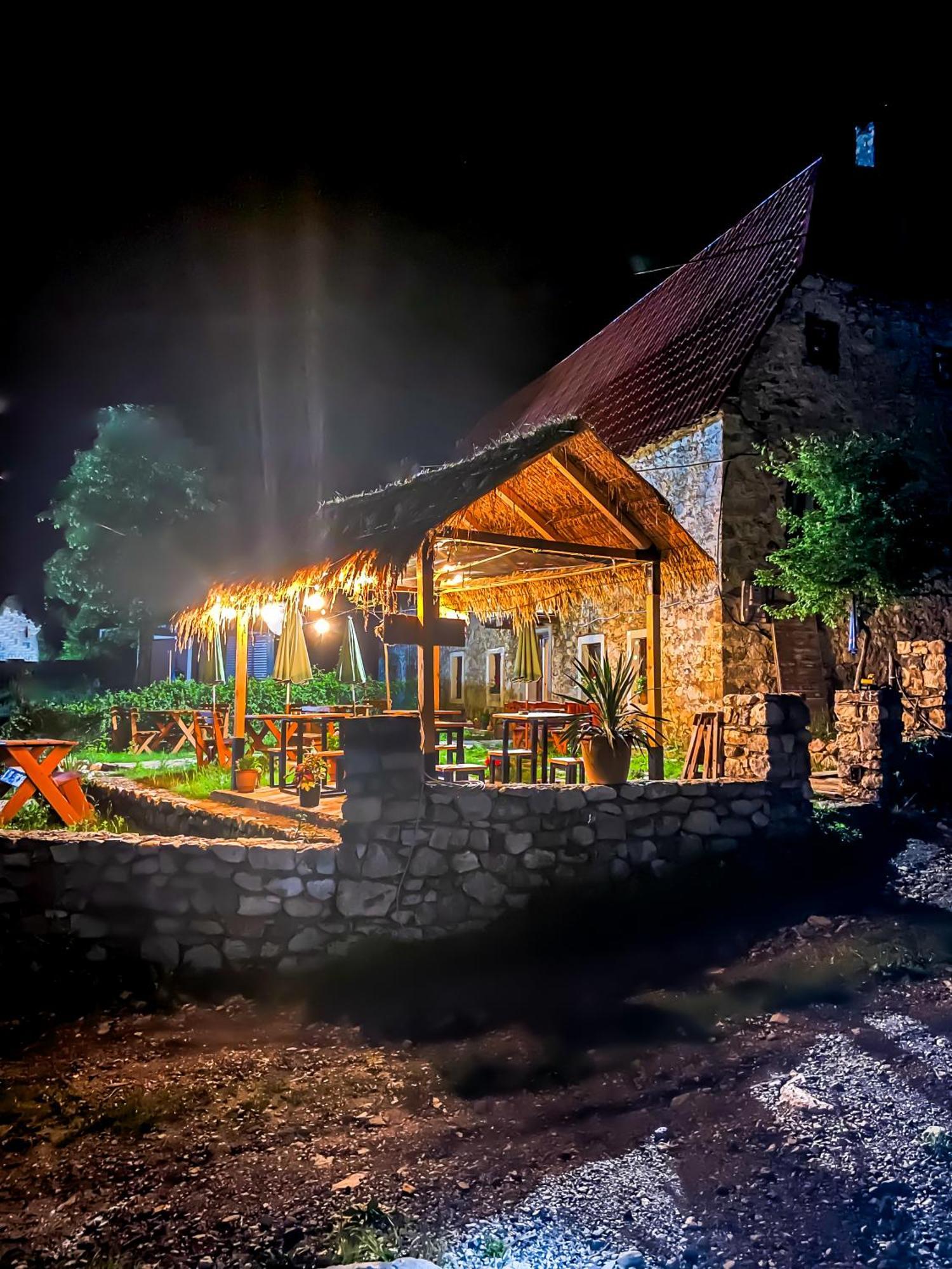 Guesthouse Kujtimi Theth Εξωτερικό φωτογραφία